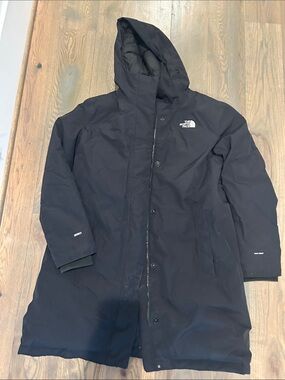 The North Face Black Hooded Insulated Parka